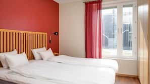 2 bedrooms, iron/ironing board, free WiFi
