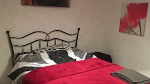 4 bedrooms, iron/ironing board, free WiFi, linens