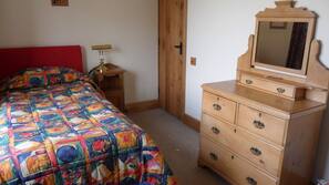 3 bedrooms, desk, laptop workspace, iron/ironing board