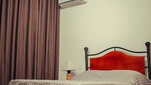 Minibar, desk, free WiFi, bed sheets