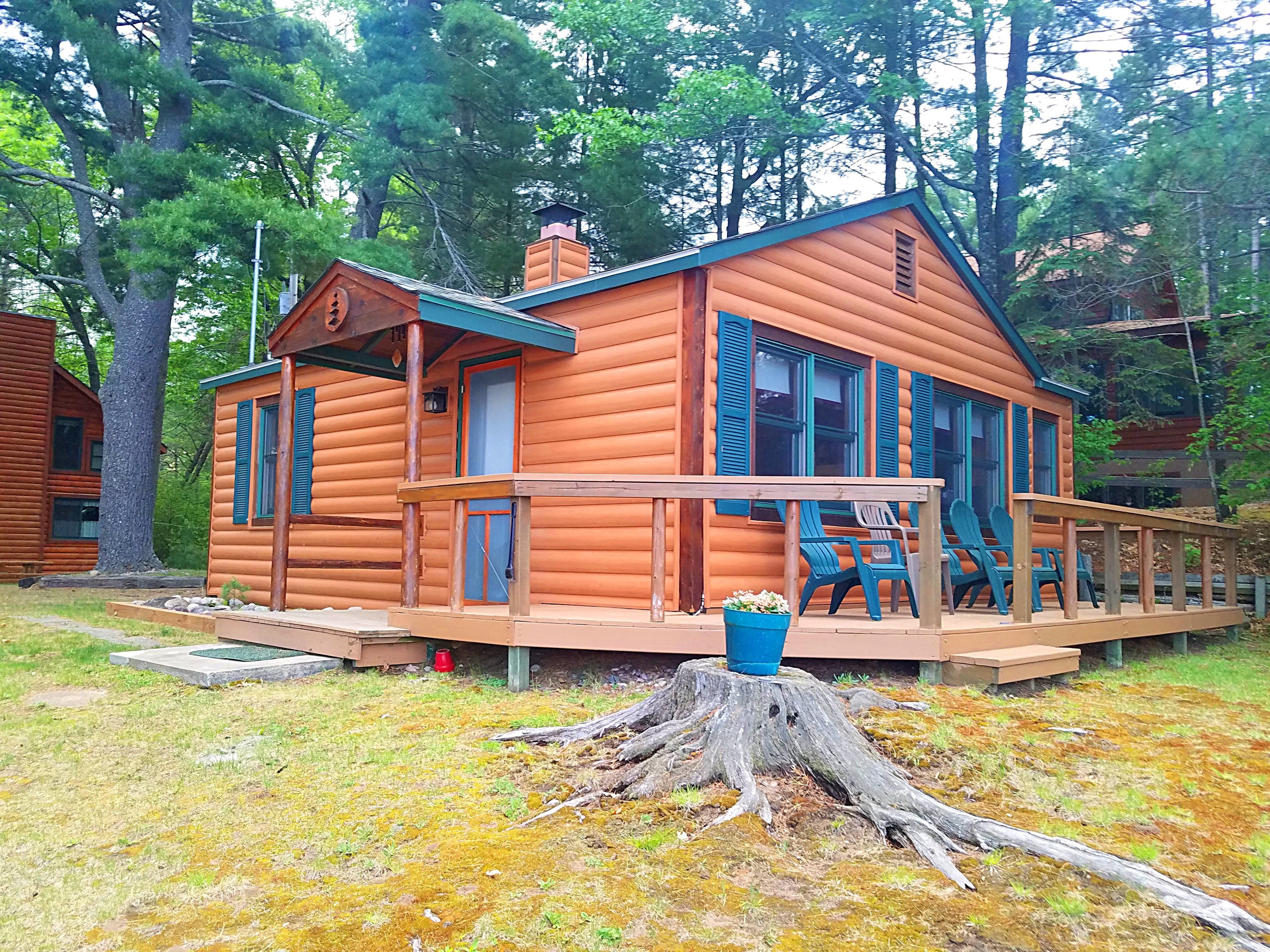 Knotty Pine Resort - Norway Cabin in Rhinelander, United States