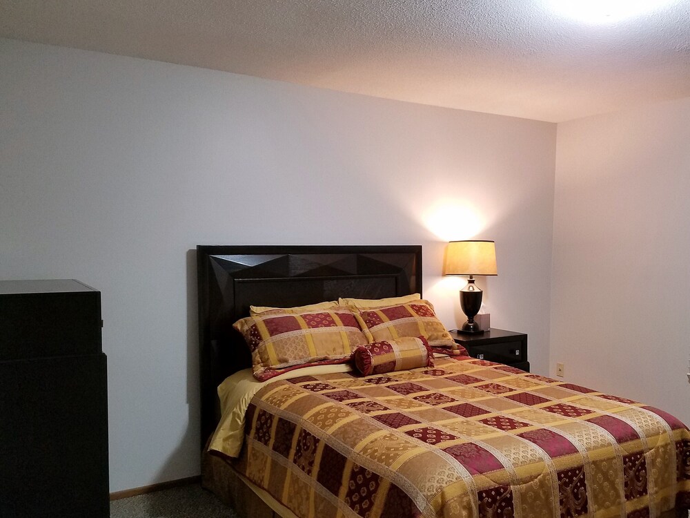 Just 2 minutes from the main gate of Fort Leonard Wood St. Robert Vrbo