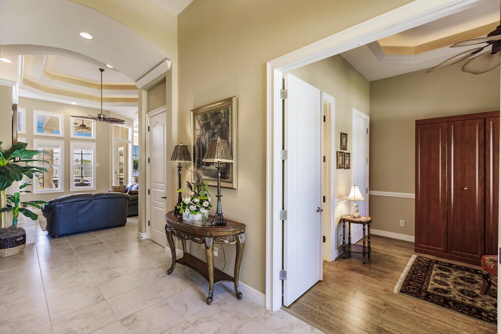 Punta Gorda Isles Perfect Location Beautiful Waterfront Home Heated