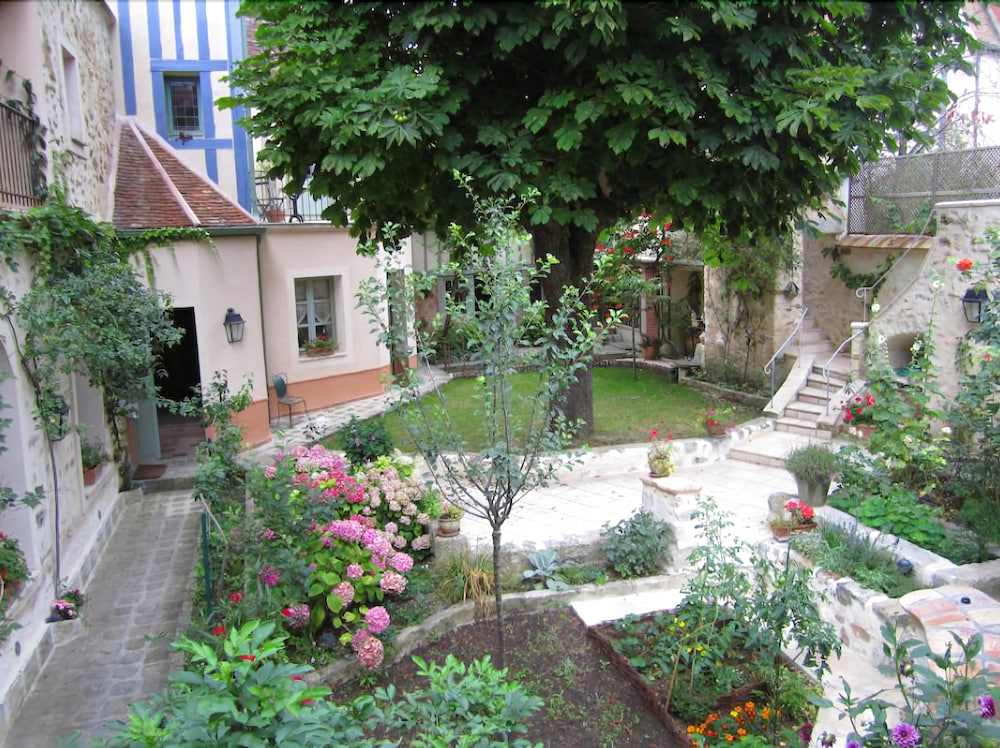La Closerie des 3 Marottes in Melun, France