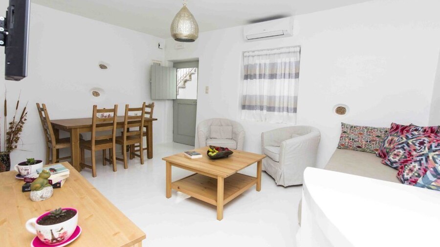 Aegean White Home