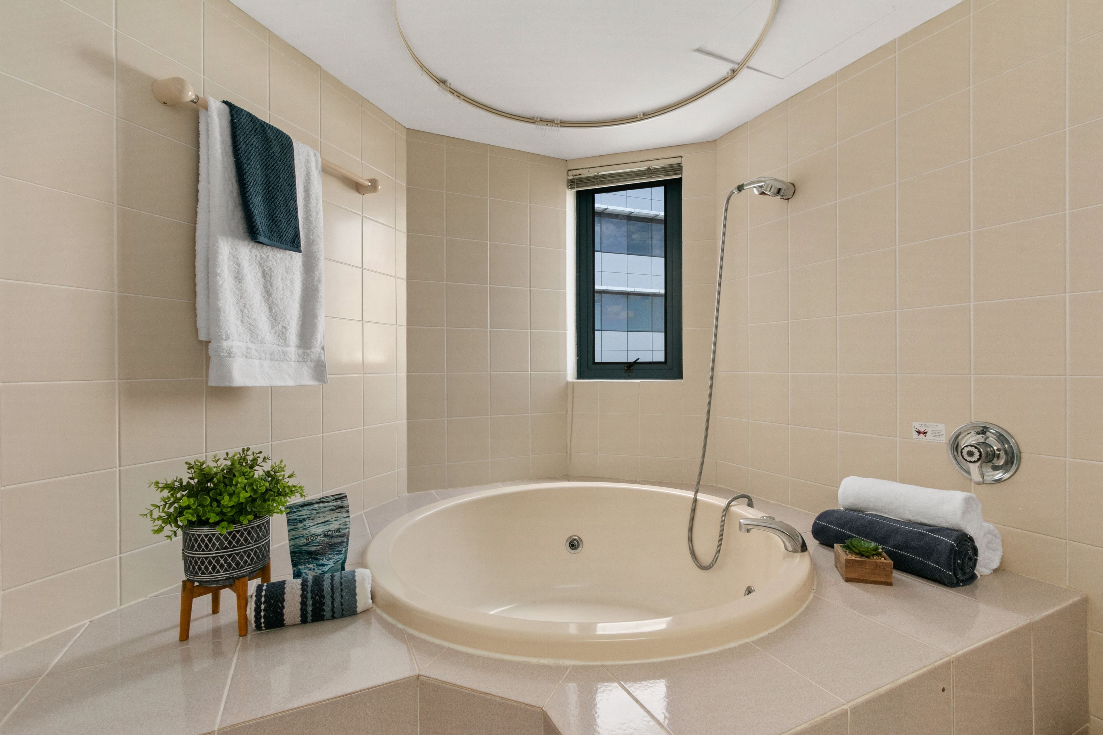 Cairns Oceanview at 181 The Esplanade 19