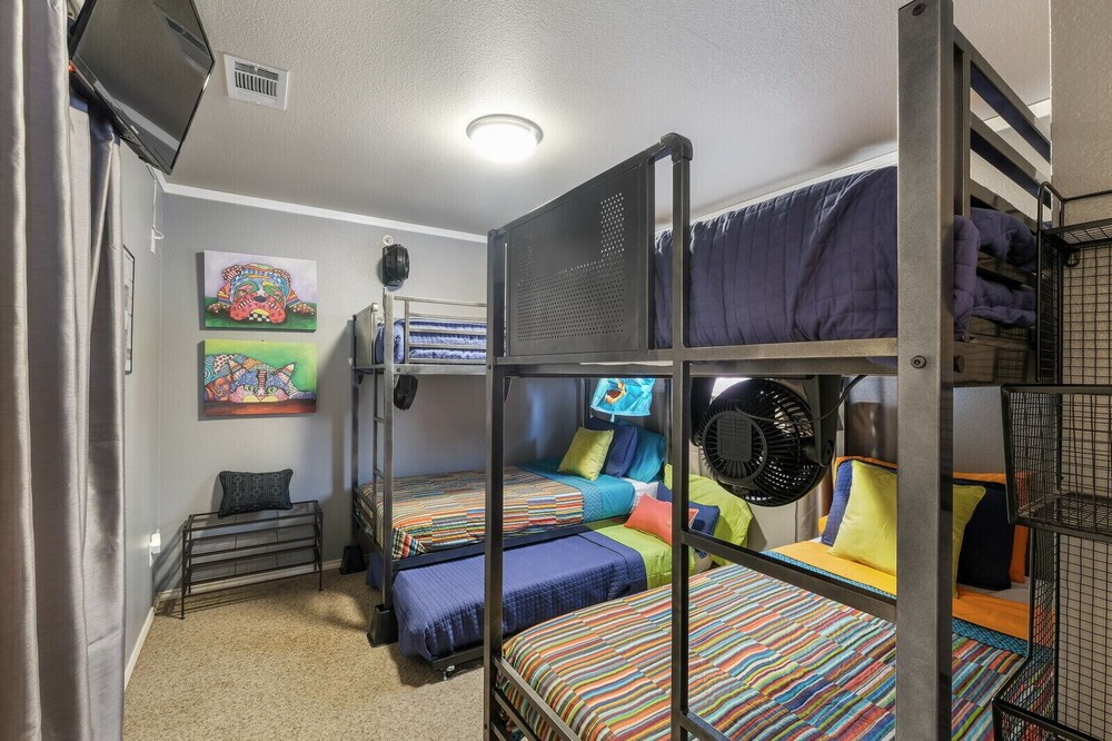 Amazing Condo w/ New furniture! New Braunfels Vrbo