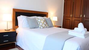 3 bedrooms, iron/ironing board, free cribs/infant beds, free WiFi