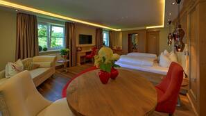 1 Schlafzimmer, hochwertige Bettwaren, Daunenbettdecken