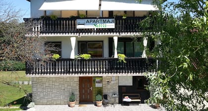 Apartmaji bungalovi i sotorisce Silva