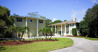 Dolphin Cove Villa