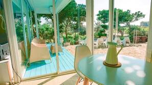 Desk, blackout drapes, iron/ironing board, free WiFi