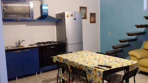 Fridge, stovetop
