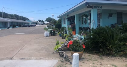 Swell Motel