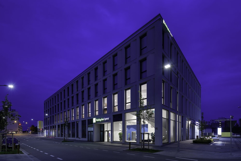 Holiday Inn Express Regensburg An Ihg Hotel Regensburg Deu Best Price Guarantee Lastminute Co Nz
