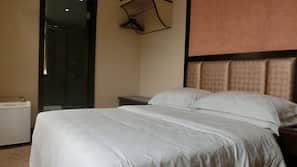 Desk, free WiFi, linens