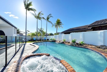 Booking Gold Coast Holiday Packages with Webjet