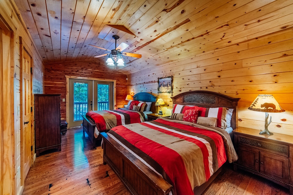 Located in the prestigious Southern Hills area and only minutes from Beavers Ben