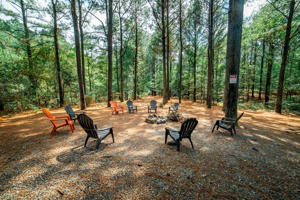 Located in the prestigious Southern Hills area and only minutes from Beavers Ben