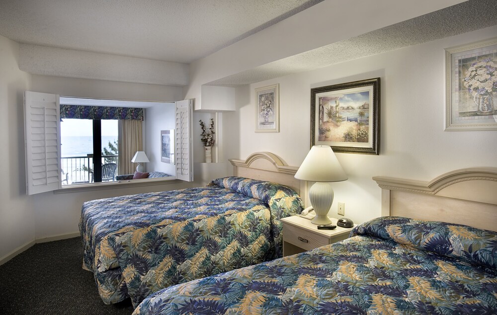 Stunning Oceanfront Executive Suite + Official On-Site Rental Privileges