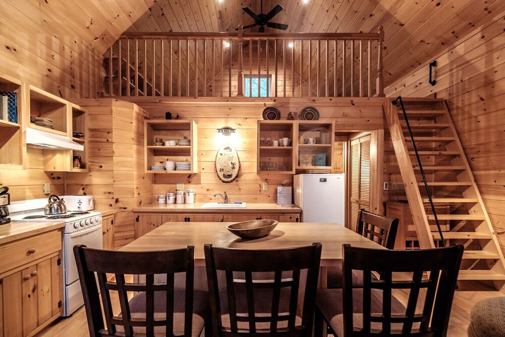 Little Red Cabin On The Lake In Waterford Hotel Rates Reviews