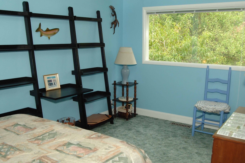 Shady Cove River House Fly Fish, Raft, Hike or Just Relax Shady Cove