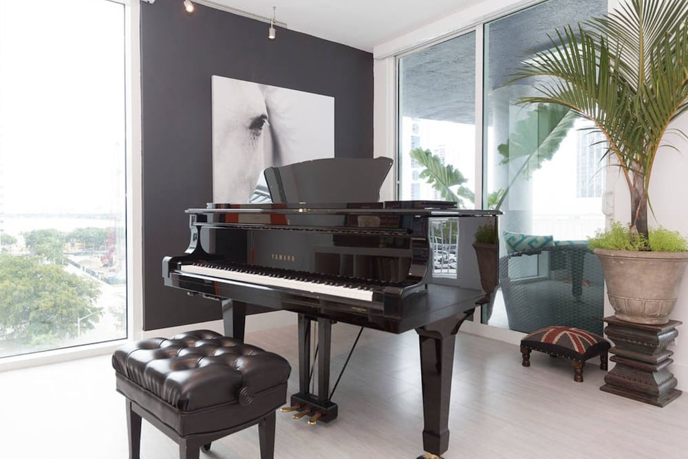 Luxury Edgewater Grand Piano Apartment In Miami Hotel Rates Reviews On Orbitz