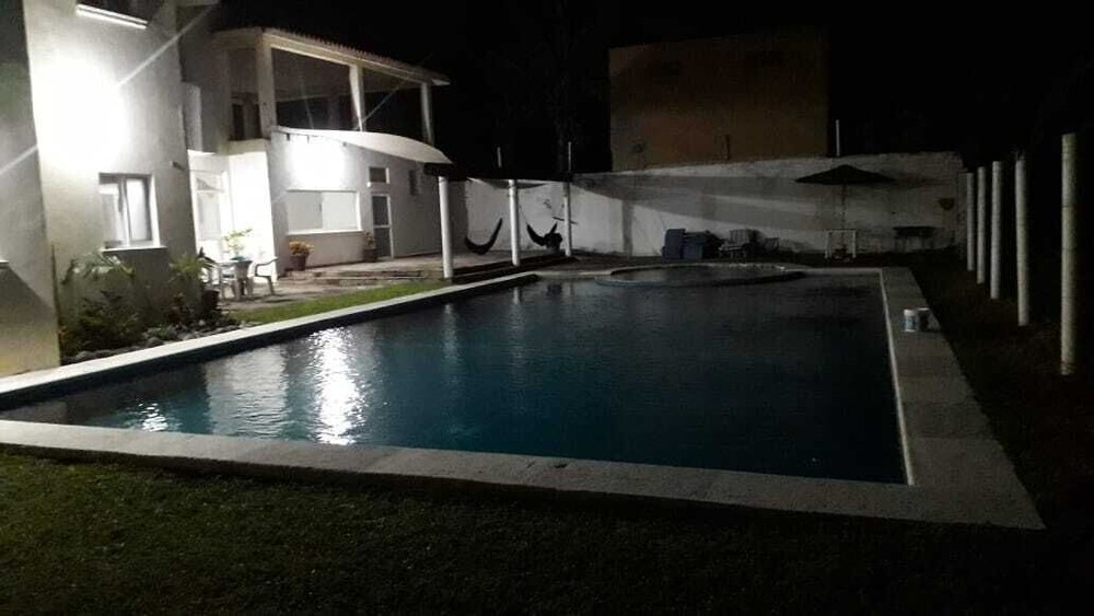 Get Playa exterior de la casa For iPhone