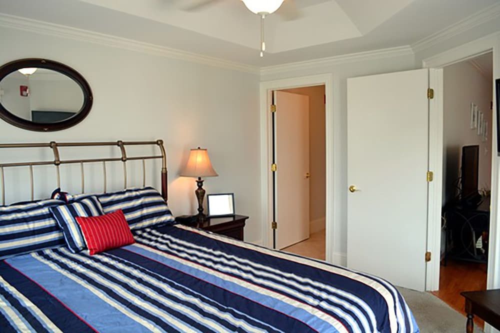 Oriental Harbor Place, B8 Unwind by the water Oriental Vrbo