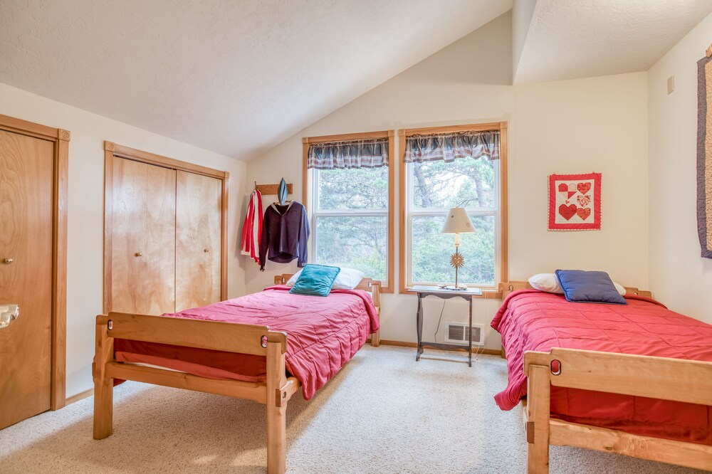 Light and Bright Home with Beach Access Just Steps Away! Pet