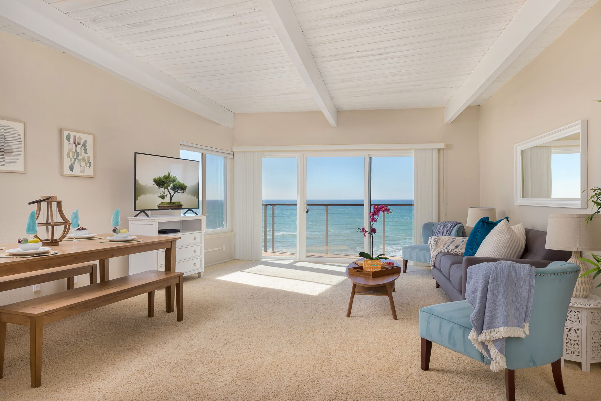 Charming Seaside Retreat With Direct Beach Access E806-0 in Encinitas, United States