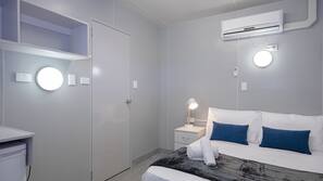Free WiFi, linens