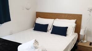 Free WiFi, linens
