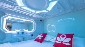 Free WiFi, linens