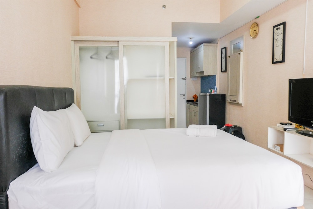 Simply Studio Room Tamansari Skylounge Apartment In Jakarta