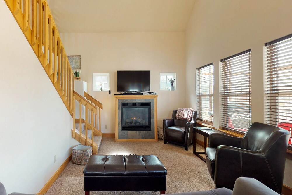 Conveniently Located All Seasons Cottage W Fireplace Screened Conveniently Located All Seasons