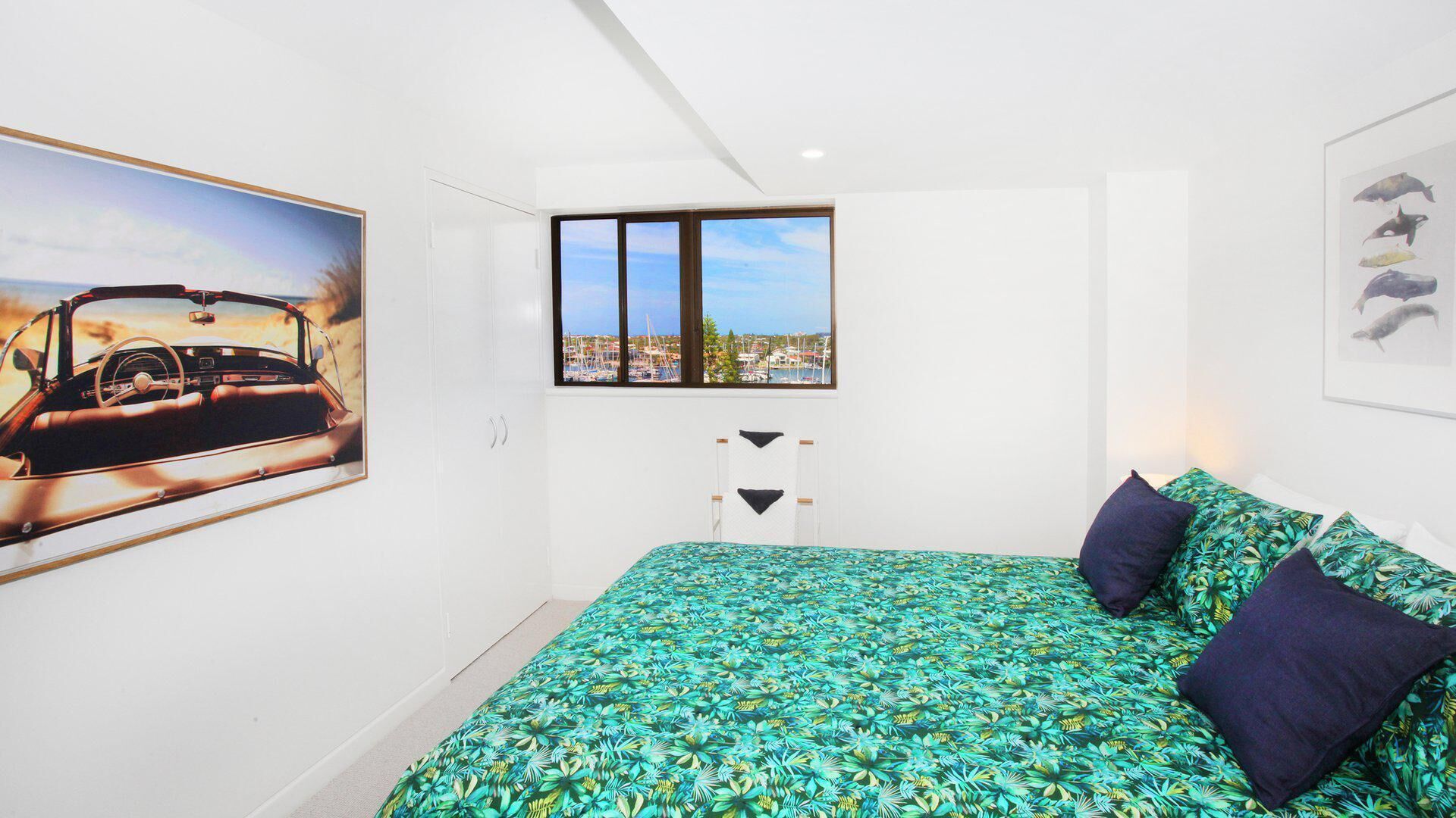 Parkyn Place 7 - Newly Refurbished 3 Bedroom Oceanfront Apartment w/FREE WIFI!