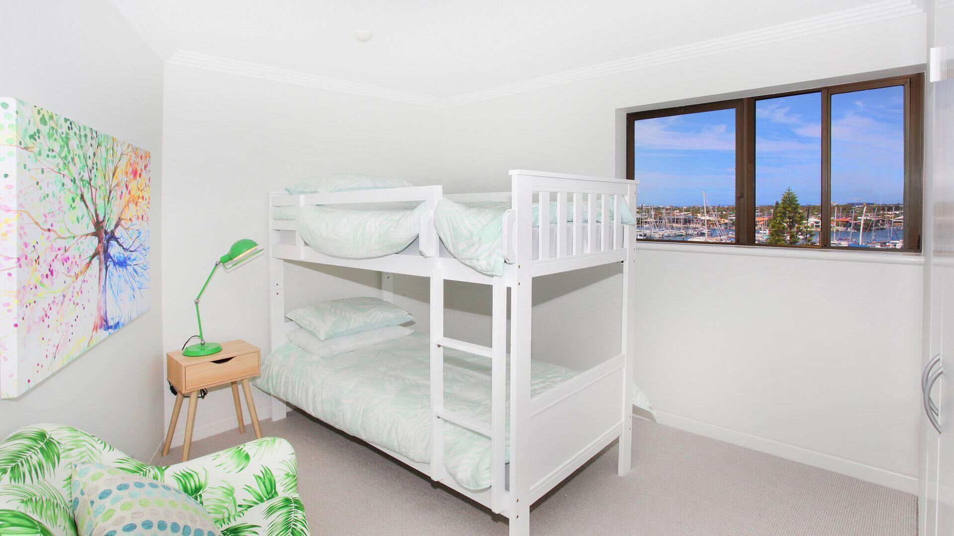 Parkyn Place 7 - Newly Refurbished 3 Bedroom Oceanfront Apartment w/FREE WIFI!