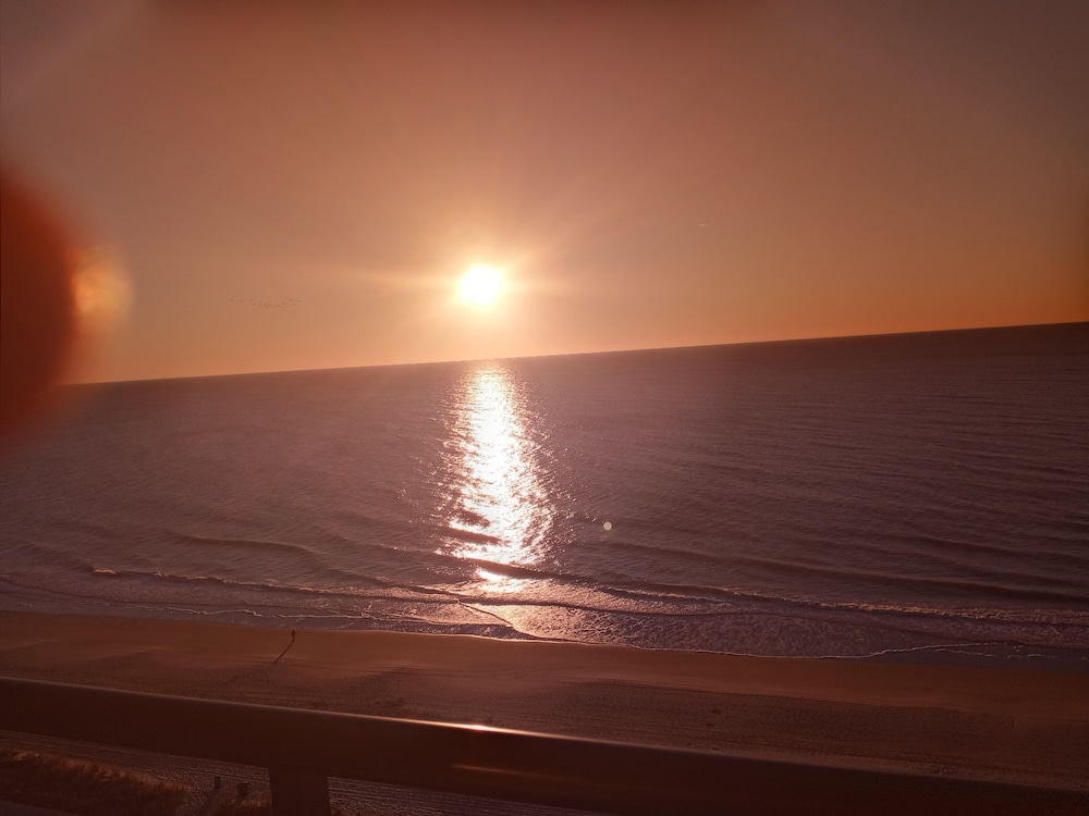 OCEAN'S MAGIC 1 Bedroom OCEANFRONT CONDO..CARAVELLE RESORT