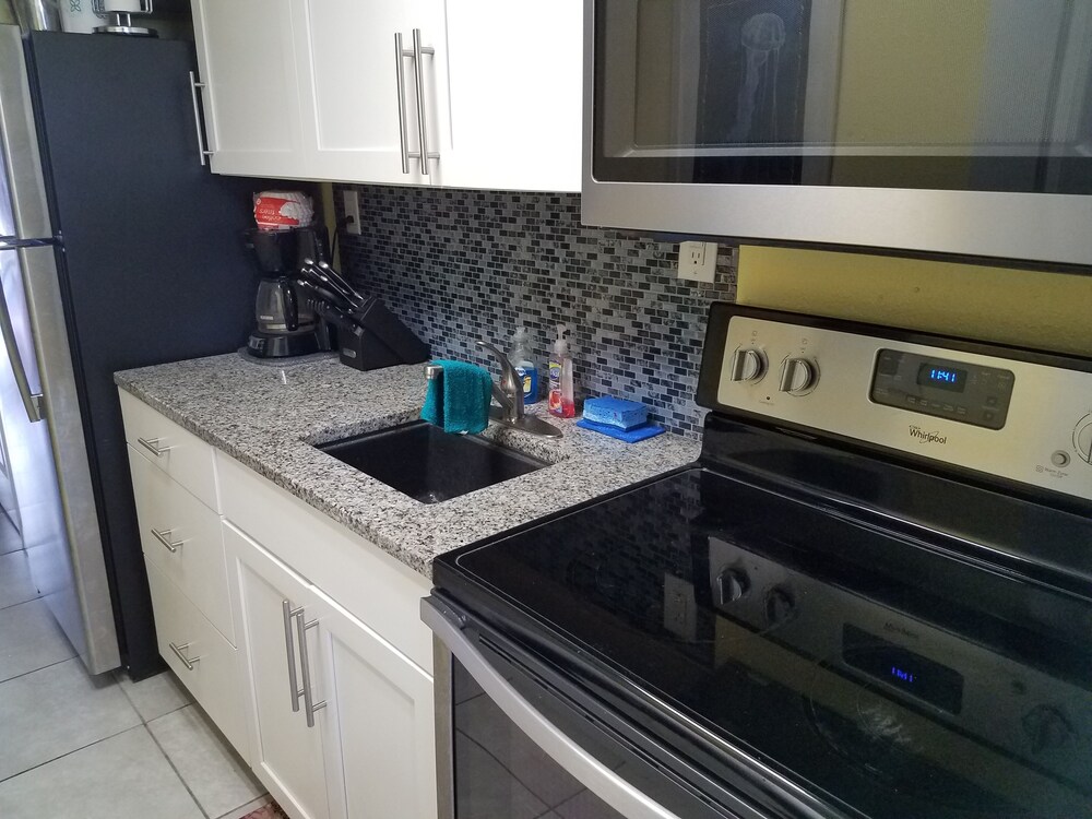 OCEAN'S MAGIC 1 Bedroom OCEANFRONT CONDO..CARAVELLE RESORT