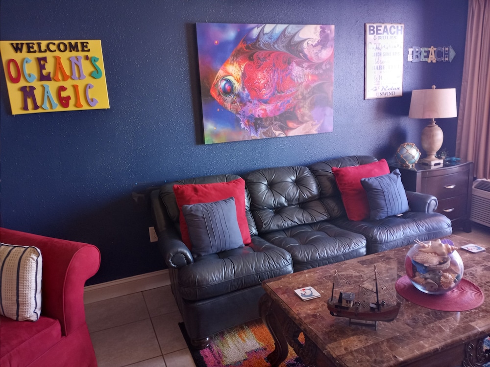 OCEAN'S MAGIC 1 Bedroom OCEANFRONT CONDO..CARAVELLE RESORT