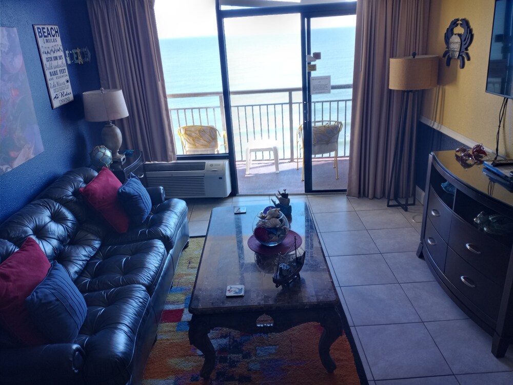 OCEAN'S MAGIC 1 Bedroom OCEANFRONT CONDO..CARAVELLE RESORT