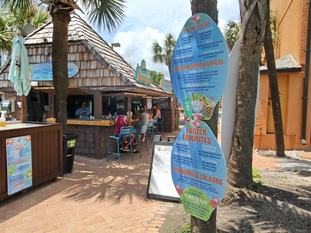 OCEAN'S MAGIC 1 Bedroom OCEANFRONT CONDO..CARAVELLE RESORT