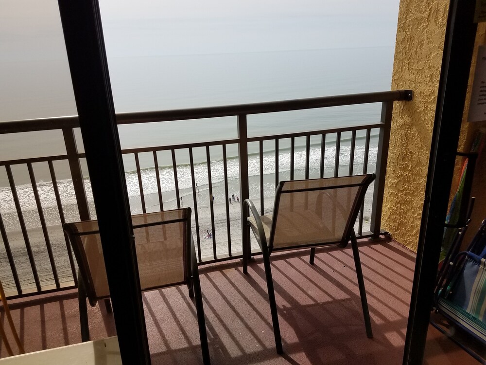 OCEAN'S MAGIC 1 Bedroom OCEANFRONT CONDO..CARAVELLE RESORT