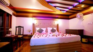 1 bedroom, bed sheets
