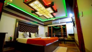 1 bedroom, bed sheets