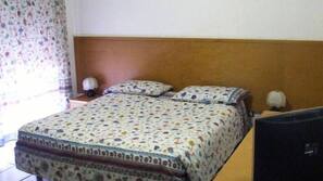 Free WiFi, linens