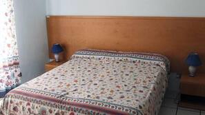Free WiFi, linens