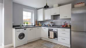 Fridge, microwave, oven, hob