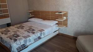 Premium bedding, down duvet, minibar, desk